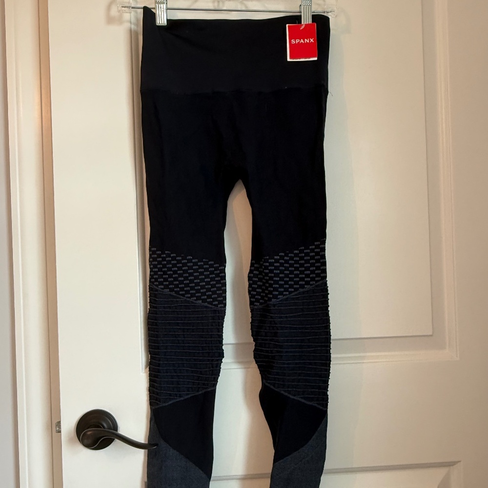 Spanx Look At Me Now Seamless Moto Leggings Indigo Sky Blue NWT Size Small